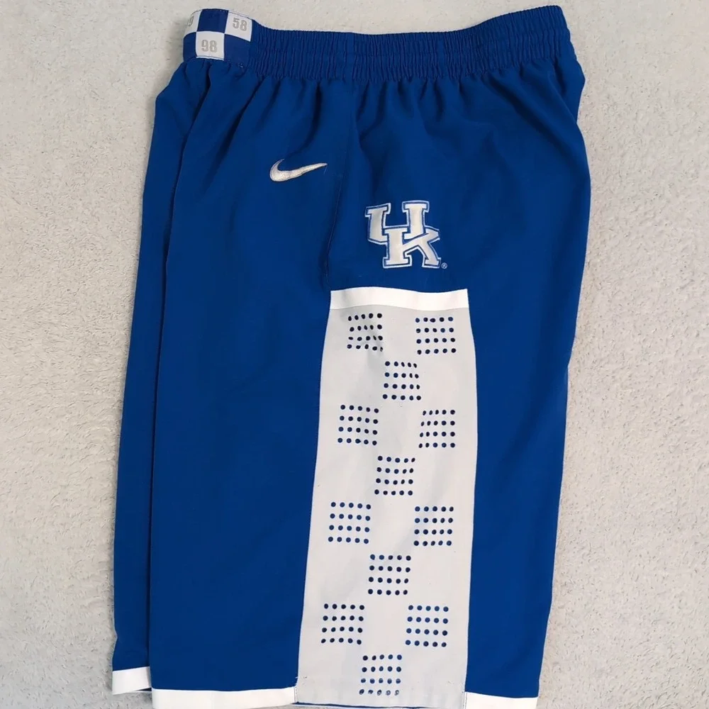 Vintage 2011 Kentucky Basketball Team Shorts M 29x12 Auth Game Use Anthony Davis